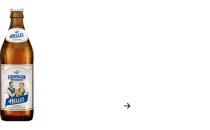 Eine Frau lacht und hält ein ERDINGER Brauhaus Helles in der Hand auf einem Volksfest.