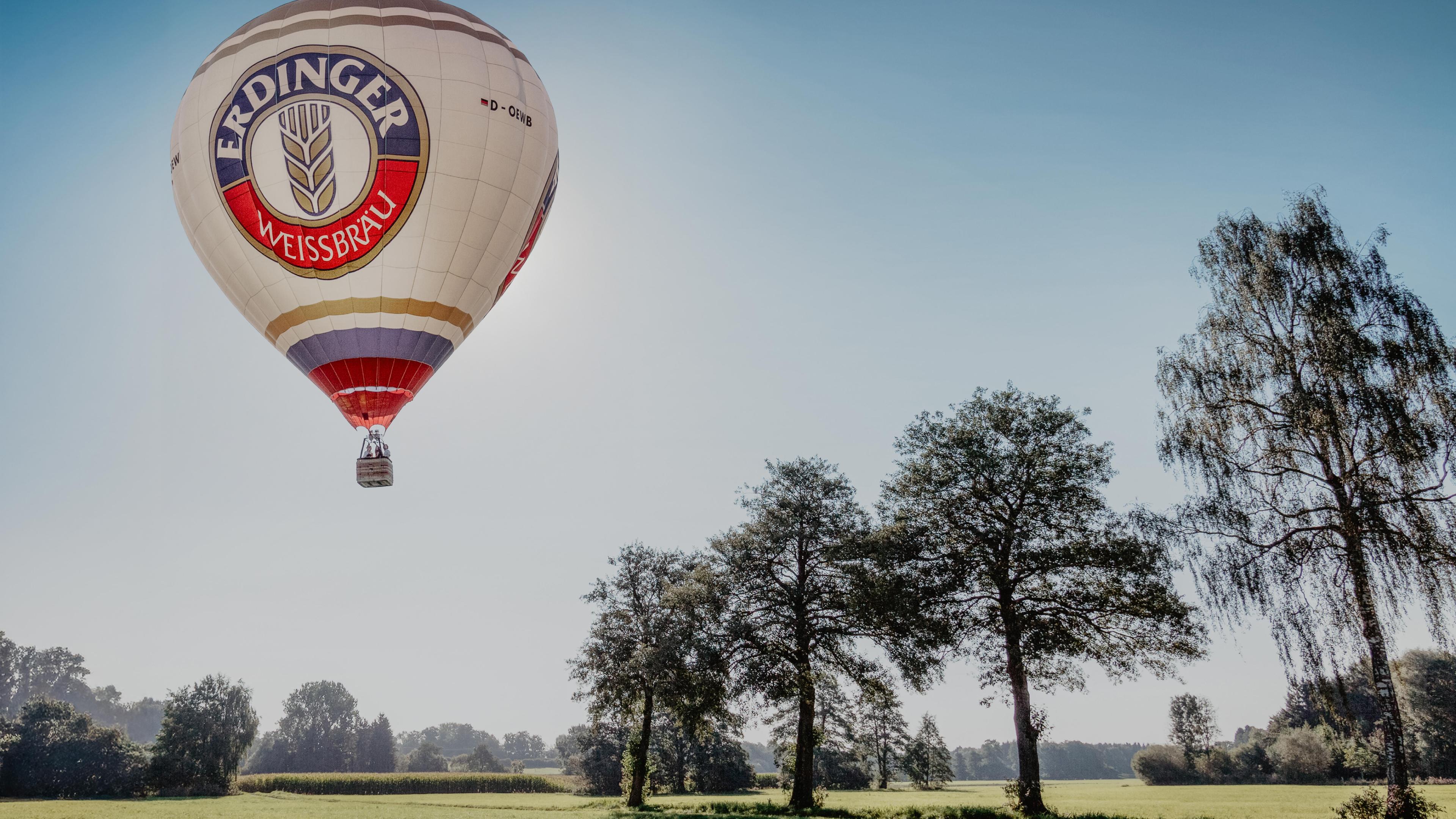The ERDINGER hot air balloon symbolically represents a holistic top-down perspective in sustainable corporate management.
