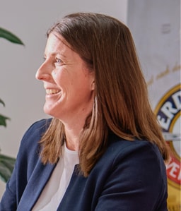 Portrait von Veronika Stöhr, Personalabteilung ERDINGER.